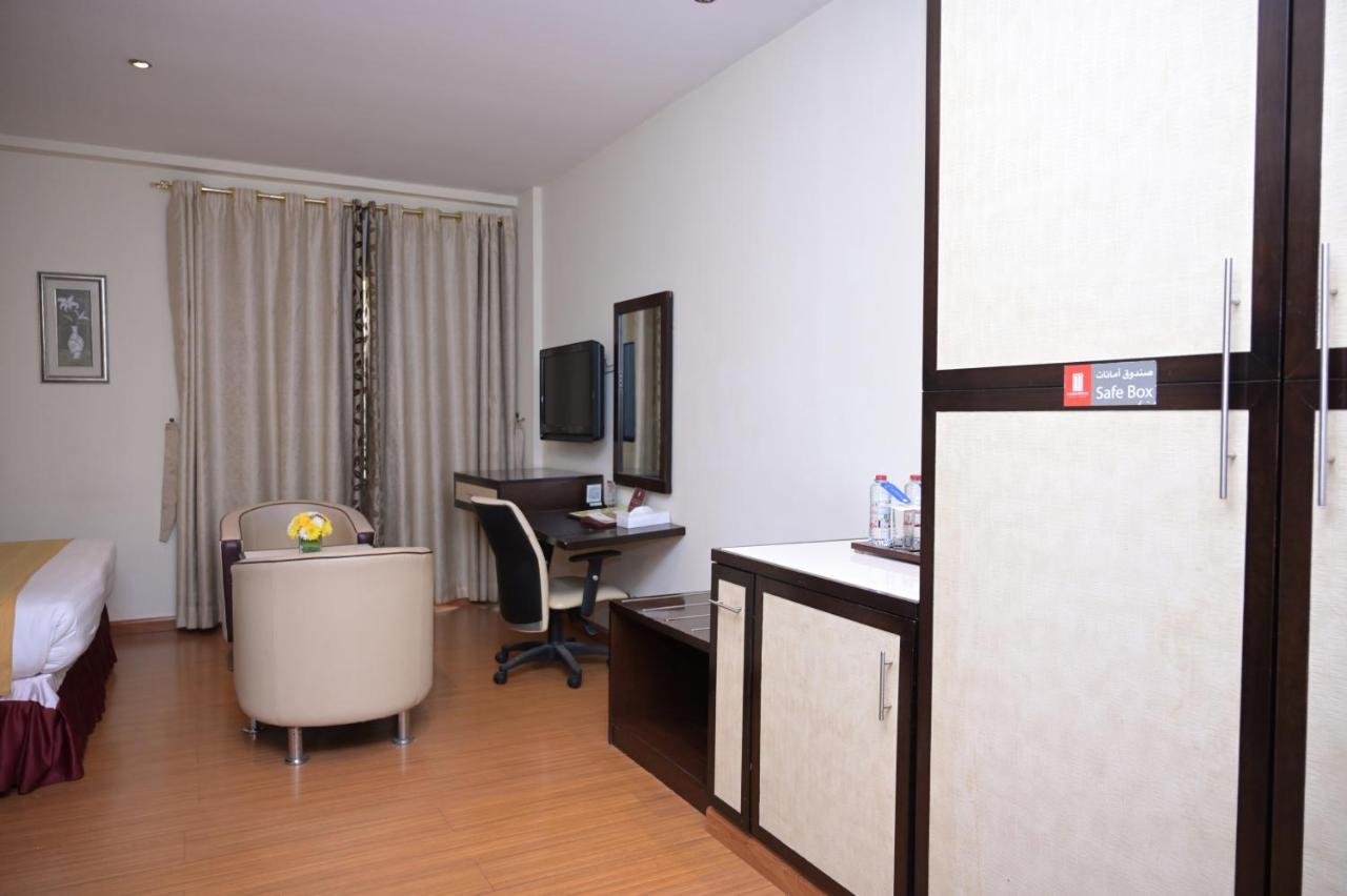 Manhattan Avenue Hotel Дубай Екстер'єр фото
