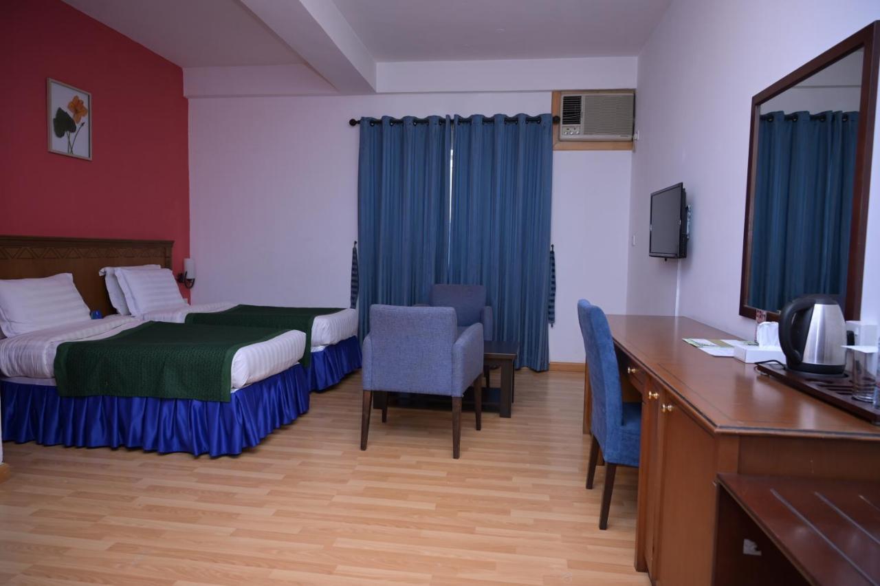 Manhattan Avenue Hotel Дубай Екстер'єр фото