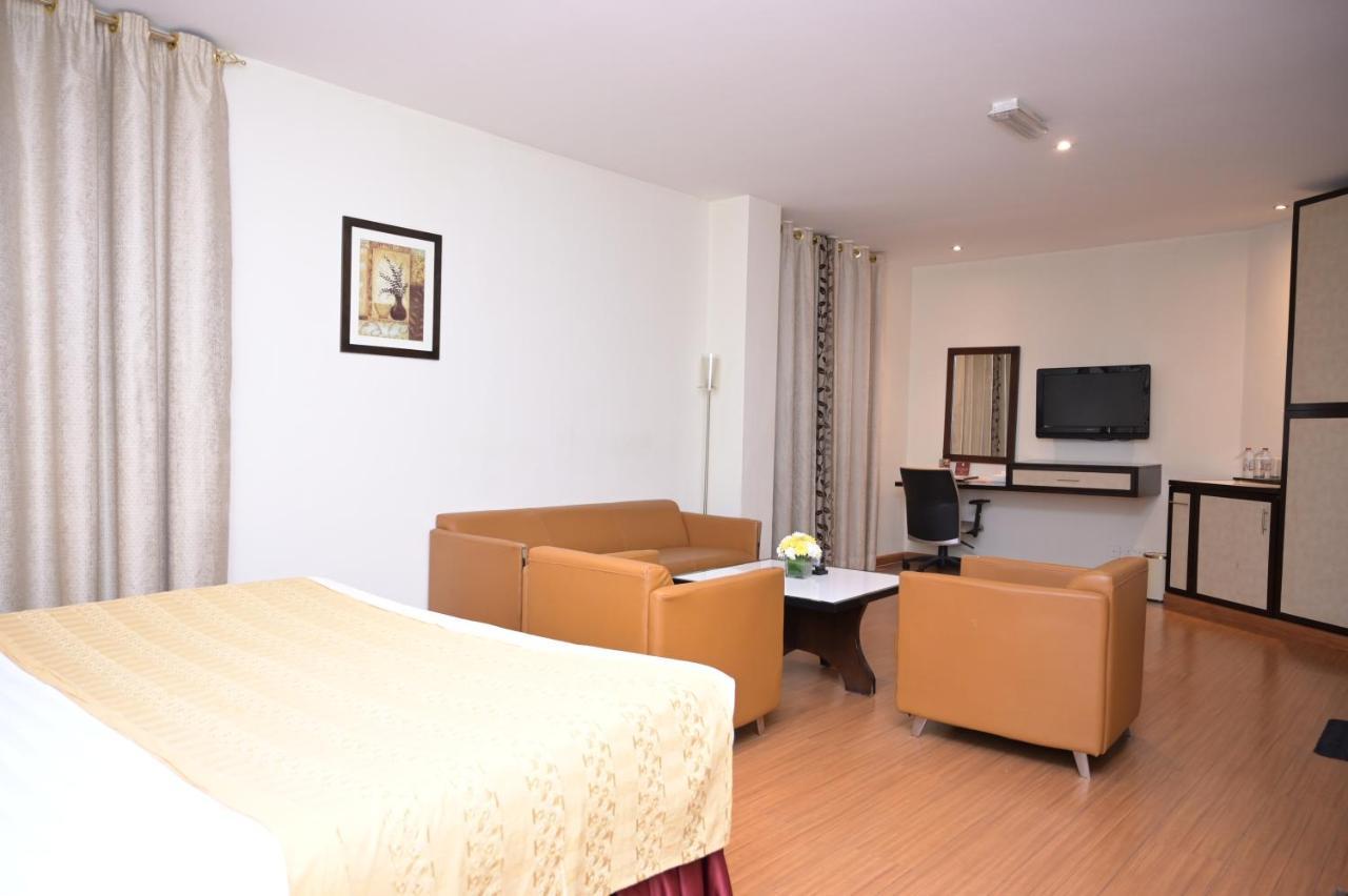 Manhattan Avenue Hotel Дубай Екстер'єр фото
