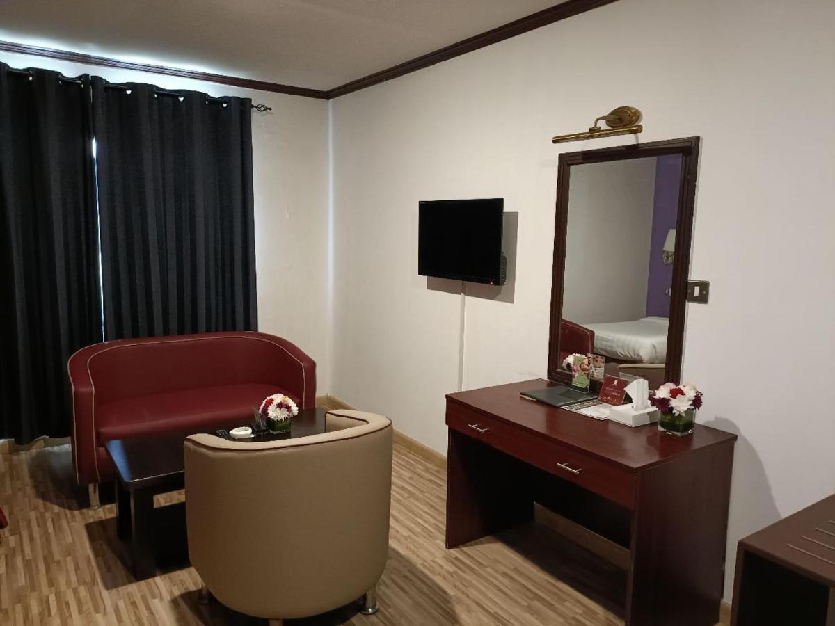Manhattan Avenue Hotel Дубай Екстер'єр фото