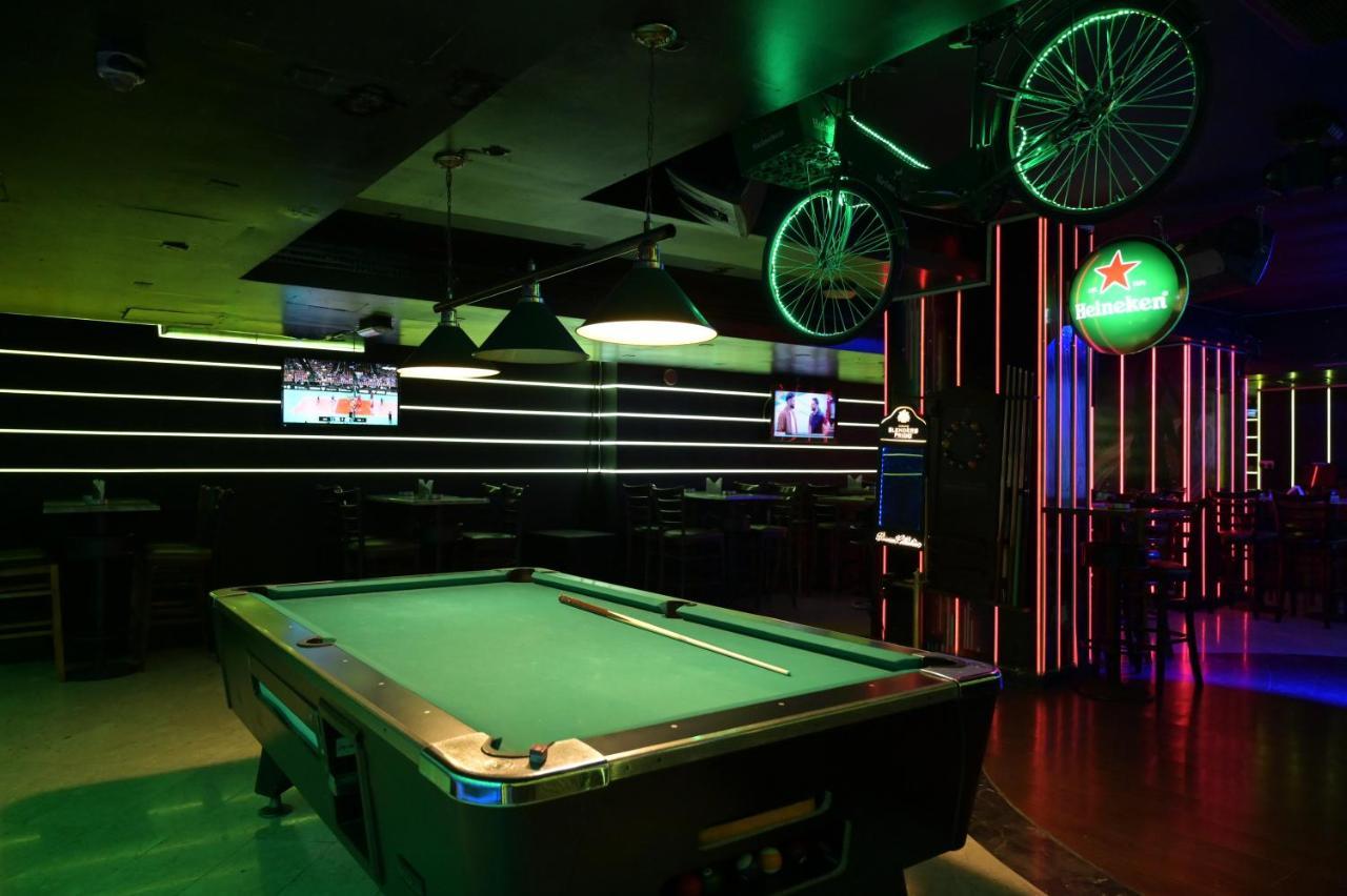 Manhattan Avenue Hotel Дубай Екстер'єр фото